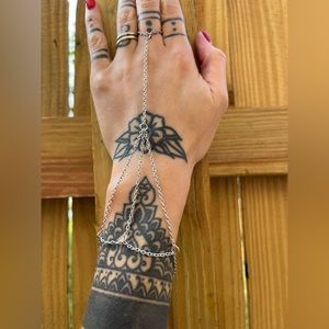 Silver hand chain ring and bracelet 🖤✨♾️